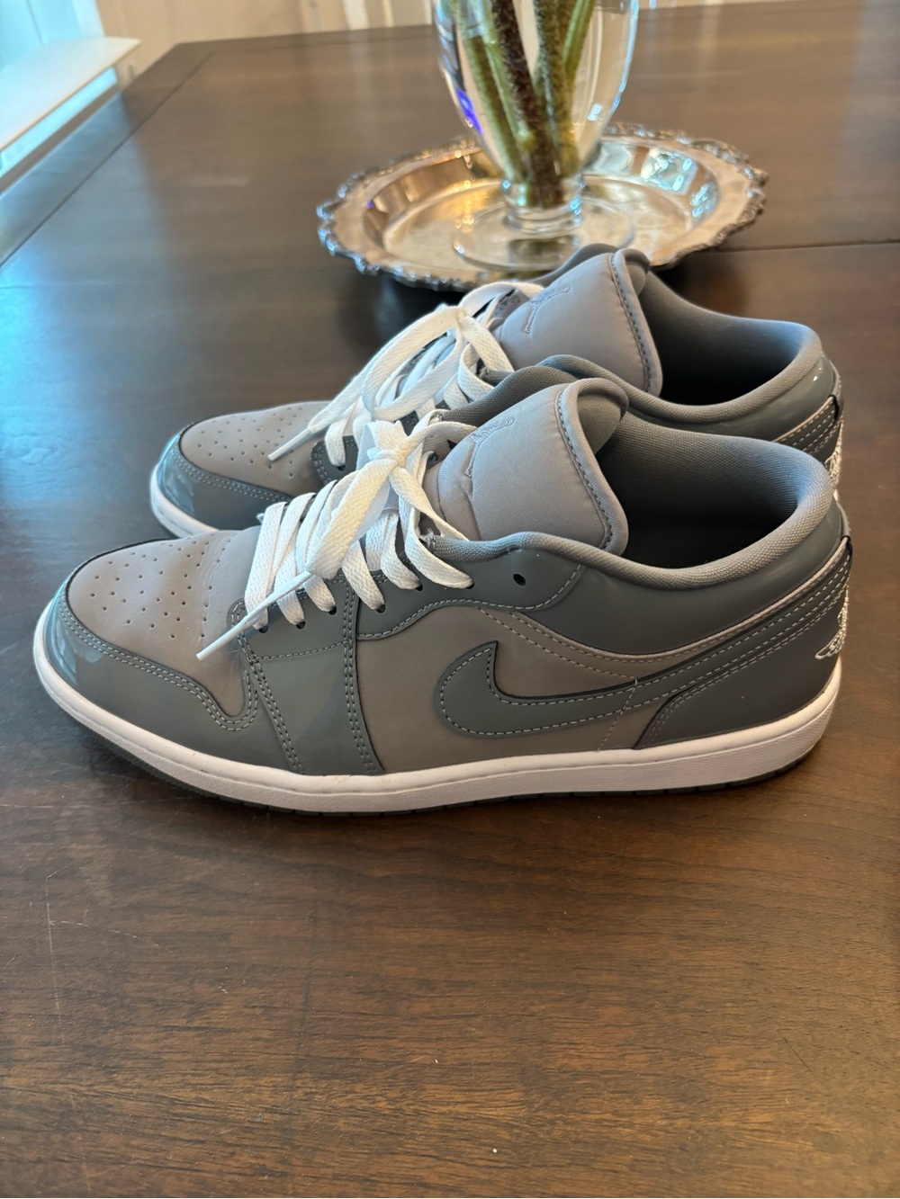 Jordan 1 Low SE
Medium Grey Cool Grey White